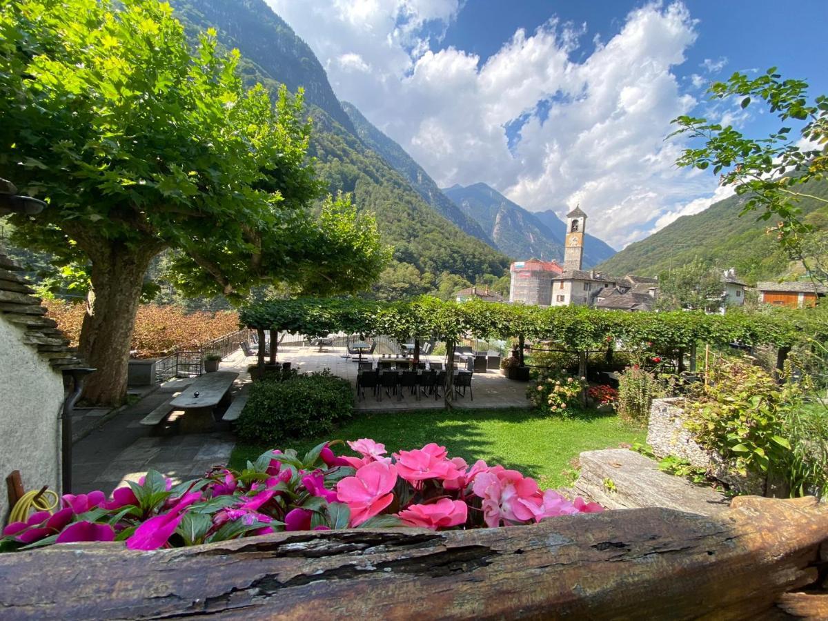 Отель Osteria Vittoria Лавертеццо Экстерьер фото